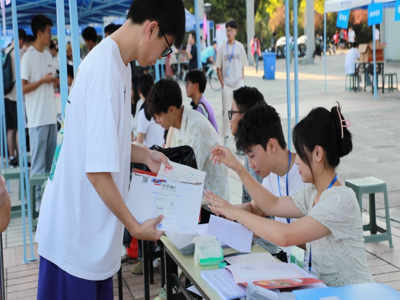 Fqao_1695037084884079606.jpg B94A5960.jpg